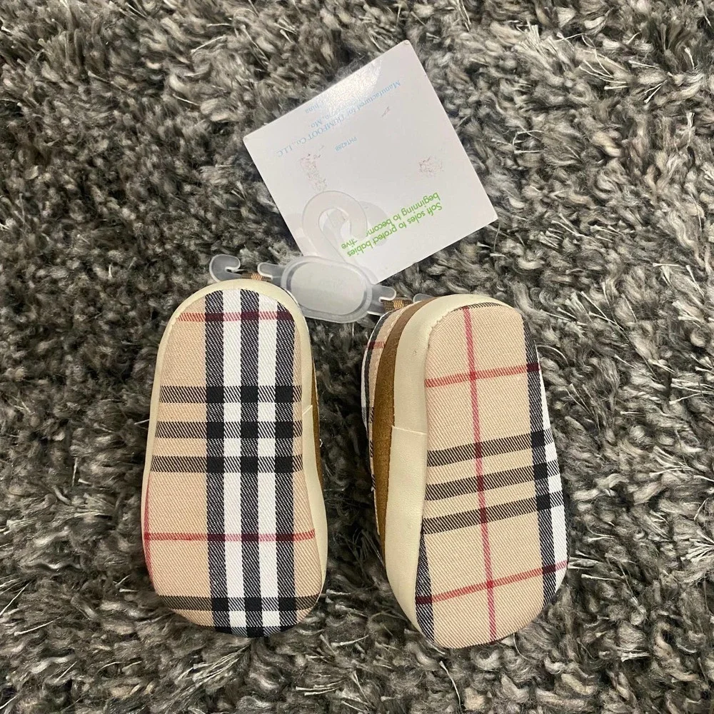 WeeKids Plaid Slip-on Shoes in Brown, Size 1 (2-3M)​​​​​​​​​